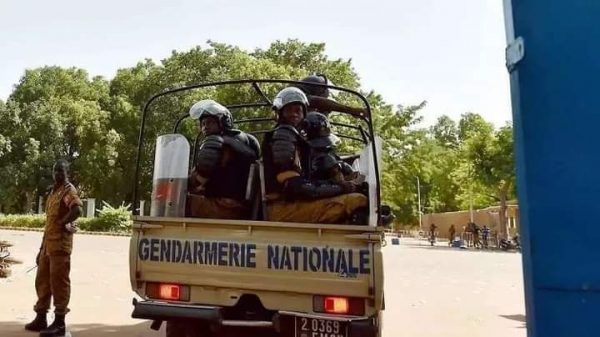 Μπουρκίνα Φάσο: Μακελειό σε τέμενος – Δεκάδες νεκροί από επίθεση ενόπλων κατά τη διάρκεια προσευχής