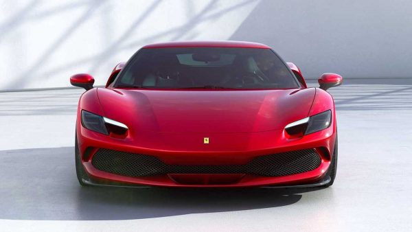 “Υβριδικό” το 44% των πωλήσεων της Ferrari το 2023