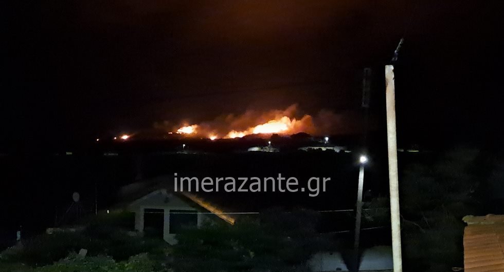 Ζάκυνθος: Ξέσπασε μεγάλη φωτιά – Ισχυροί άνεμοι «σπρώχνουν» τις φλόγες προς Μαριές