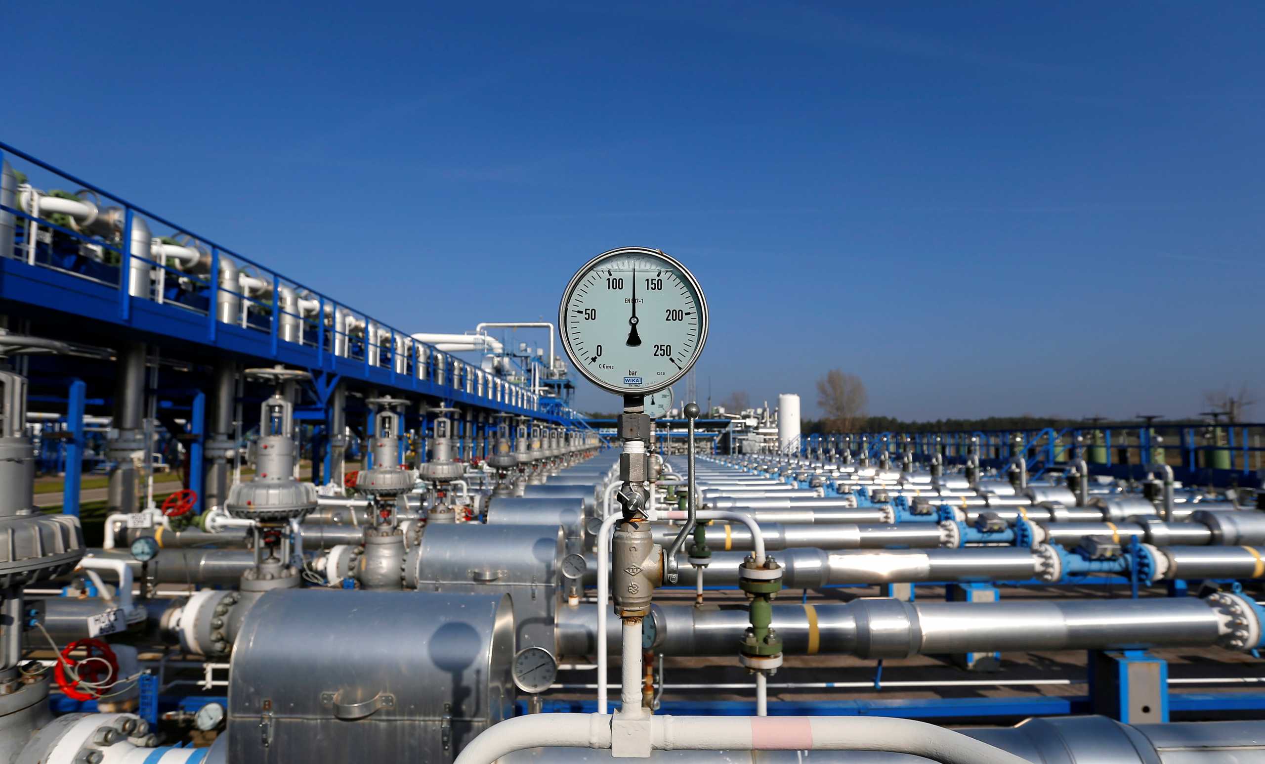 Σε χαμηλό 10ετίας η ζήτηση για φυσικό αέριο – Βουτιά στις τιμές στην Ευρώπη