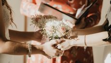 Ο πρώτος γάμος μεταξύ γυναικών είναι γεγονός – Δημοσιεύθηκε η αναγγελία