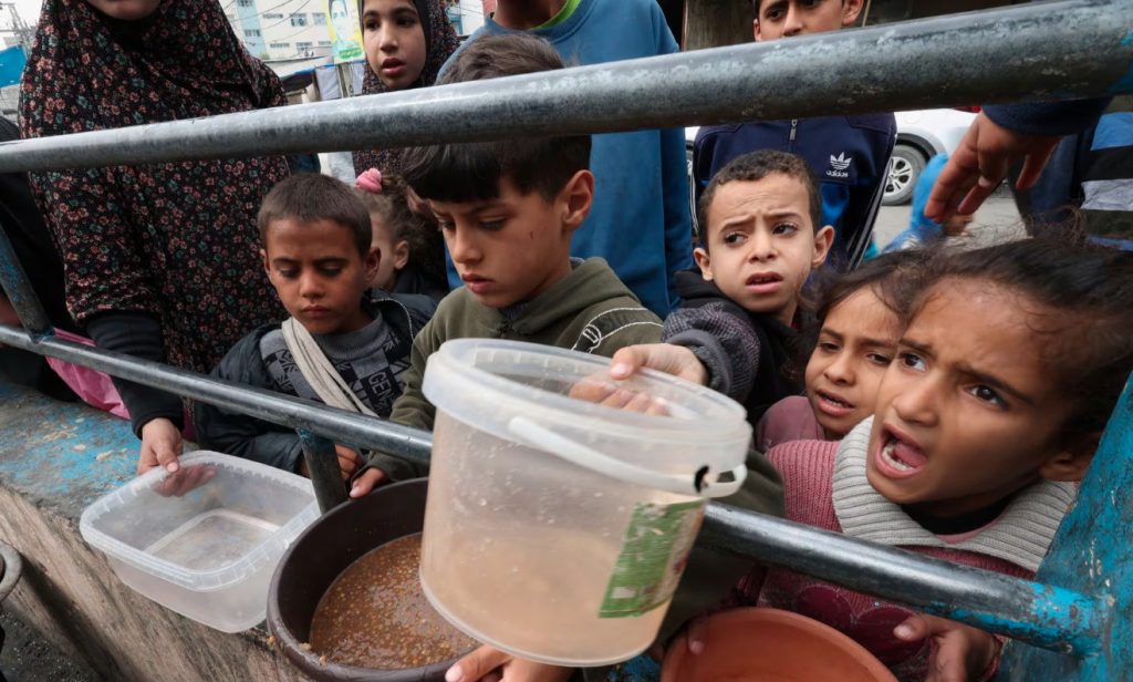 Γάζα: Ο λιμός μπορεί ακόμη ν’ αποφευχθεί αν το Ισραήλ επιτρέψει περισσότερη βοήθεια