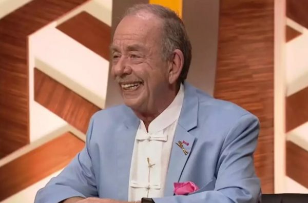 Ηλίας Μαμαλάκης: «Όταν παρουσιάζε ο Άκης Πετρετζίκης την εκπομπή ‘Στην κουζίνα ολοταχώς’ ήταν χάλια»