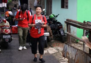 Ινδονησία: Φιλόζωη υποψήφια βουλευτής κάνει εκστρατεία για τα δικαιώματα των ζώων