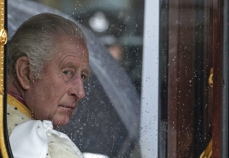 Βασιλιάς Κάρολος: «Πολύ επιθετικός» ο καρκίνος του – Τι θα γίνει με τη διαδοχή του