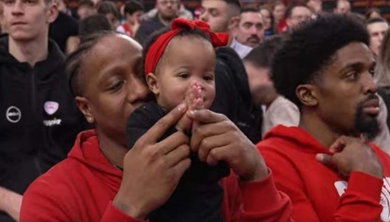 Η κόρη του Κάνααν έκλεψε τις εντυπώσεις στο ΣΕΦ (vid)