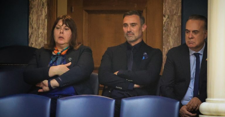 Γάμος ομοφύλων: Στη Βουλή Γιώργος Καπουτζίδης και Φώτης Σεργουλόπουλος