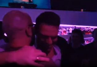 Σε πάρτι για την ισότητα στον γάμο ο Στέφανος Κασσελάκης μαζί με τον Τάιλερ