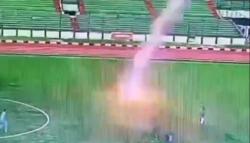 Ινδονησία: Κεραυνός σκότωσε ποδοσφαιριστή εν ώρα αγώνα