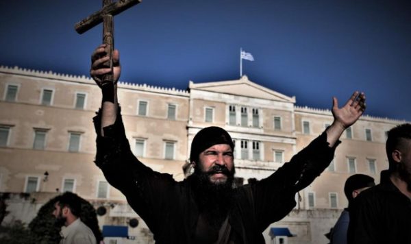 Κορινθία: «Πατήρ Κλεομένης» προς 45χρονο παλαιοχριστιανό – «Ποιος σε έβαλε να με μπλέξεις;»