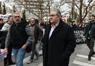 Η συγκάλυψη του εγκλήματος στα Τέμπη ξεκίνησε από την πρώτη στιγμή, λέει ο Κουτσούμπας