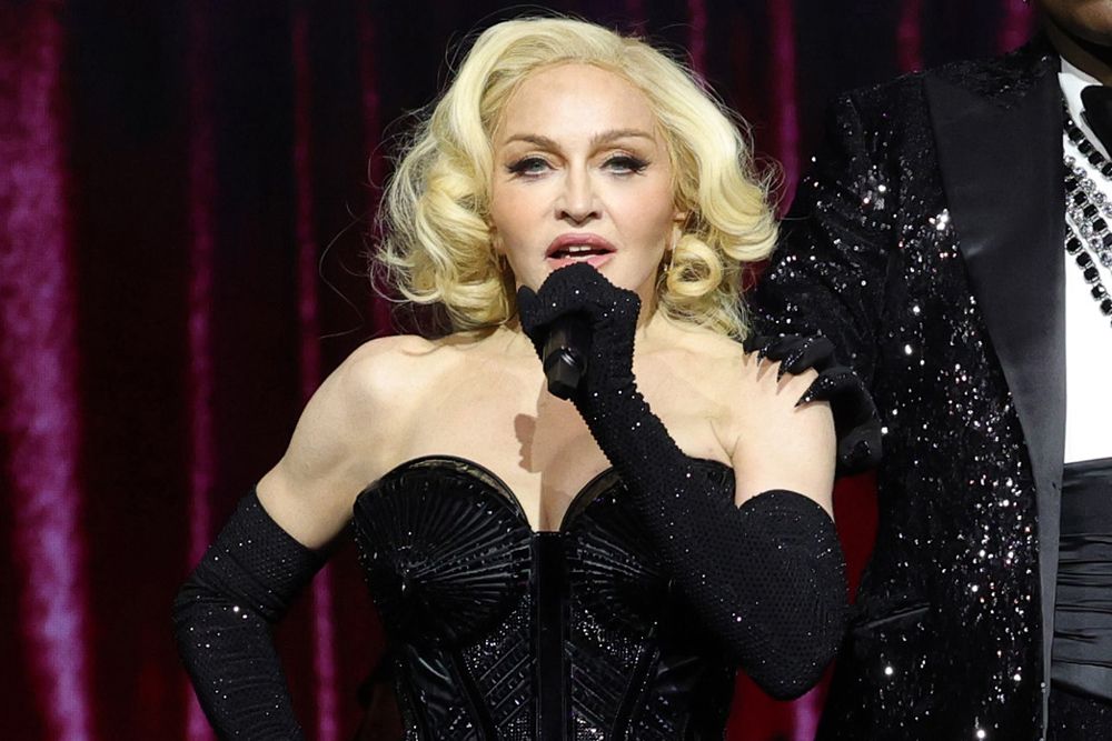 Το ατύχημα της Madonna πάνω στη σκηνή – Πώς αντέδρασε η βασίλισσα της ποπ