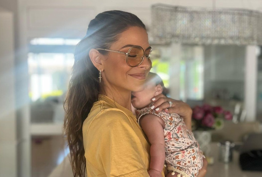 Η Μαρία Μενούνος αγκαλιά με την κόρη της στο Instagram