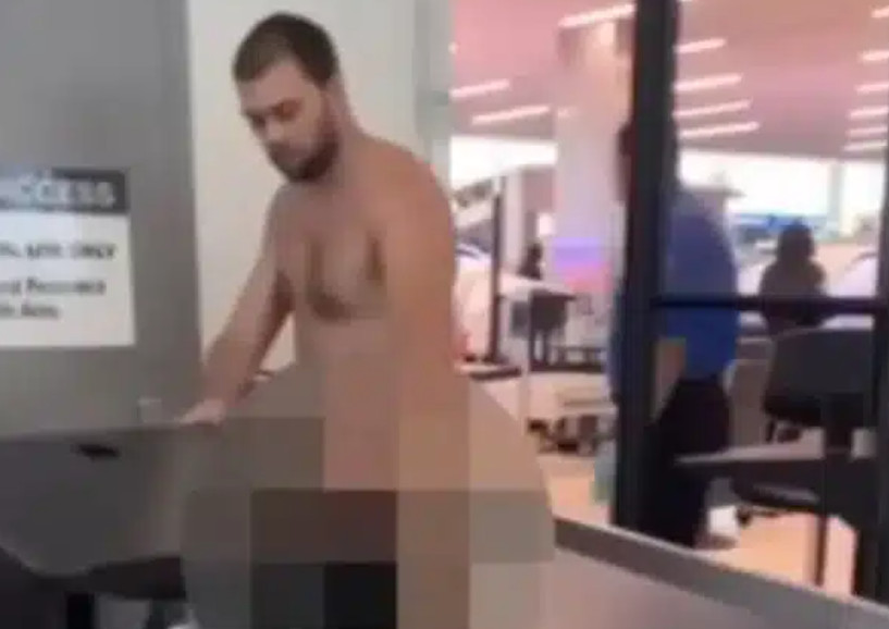 Φλόριντα: Κυκλοφορούσε γυμνός μέσα σε αεροδρόμιο - Συνελήφθη στη γραμμή ελέγχου αποσκευών