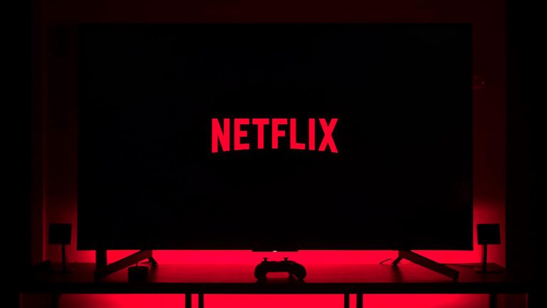 Ομόφυλα ζευγάρια: Χιουμοριστική ανάρτηση Netflix για την υπερψήφιση του νομοσχεδίου