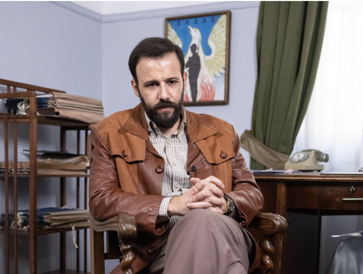 Νίκος Γκέλια: Ο «Βασίλης Χρήστου» από «Τo Ναυάγιο» σκιαγραφεί την προσωπικότητα του στο in