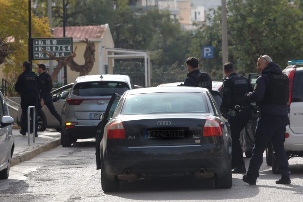 Οι Αρχές αναζητούν την πραγματική διασύνδεση τρομοκρατίας και ποινικών – Τα σενάρια που εξετάζονται