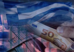 Η έκρηξη του πληθωρισμού «ροκάνισε» έναν μισθό – «Πονοκέφαλος» η ακρίβεια για τα νοικοκυριά