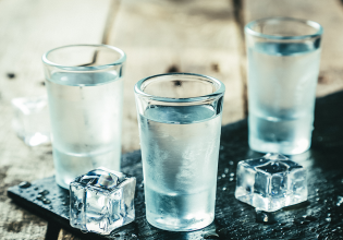 Αλκοολούχα ποτά: Ούζο VS τσίπουρο, σημειώσατε 2