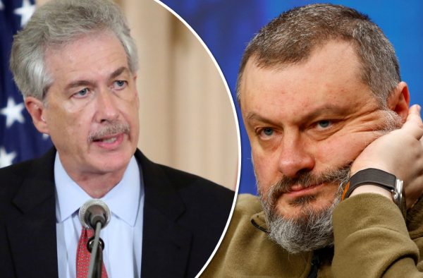 New York Times: Γιατί οι Ουκρανοί πίνουν νερό στο όνομα της CIA