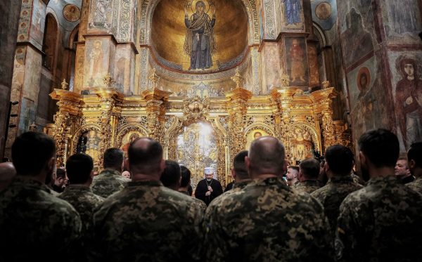 Ουκρανία δύο χρόνια μετά: Γιατί ο στρατός του Ζελένσκι έχει προβλήματα και δεν είναι τόσο αθώος