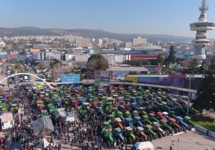Ό,τι δώσαμε, δώσαμε λέει η κυβέρνηση στους αγρότες που κλιμακώνουν τις κινητοποιήσεις καταγγέλλοντας εμπαιγμό