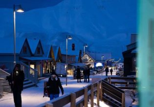 Σε αυτή τη μικρή πόλη είναι «παράνομο να πεθάνεις» κάθε ντόπιος οπλοφορεί και απαγορεύονται οι γάτες