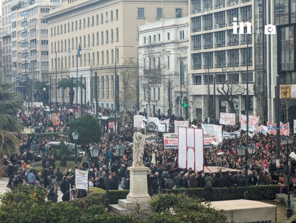 «Τα κέρδη τους ή οι ζωές μας» – Μεγαλειώδεις πορείες σε ολόκληρη τη χώρα για το δυστύχημα στα Τέμπη