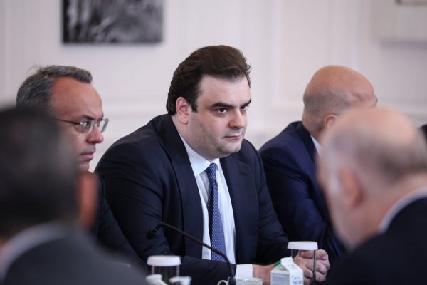 Ιδιωτικά υποκαταστήματα που θα «πιστοποιεί» το «μητρικό ίδρυμα» θέλει το υπουργείο Παιδείας