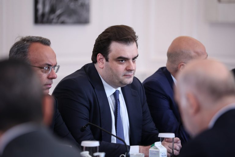 Ιδιωτικά υποκαταστήματα που θα «πιστοποιεί» το «μητρικό ίδρυμα» θέλει το υπουργείο Παιδείας