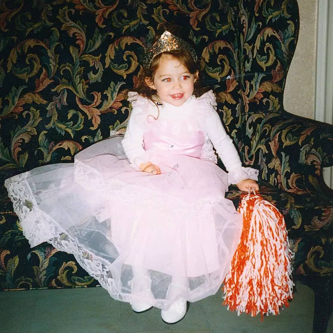 Δείτε τις πιο γλυκές φωτογραφίες της Μάιλι Σάιρους από την παιδική της ηλικία