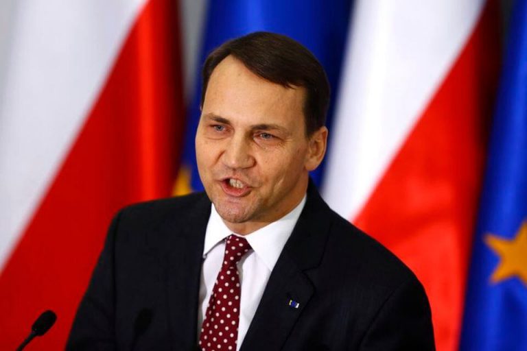 Πολωνία: Η Δύση πρέπει να στηρίξει την Ουκρανία για μην οδηγηθούμε σε «παγκόσμια σύρραξη»