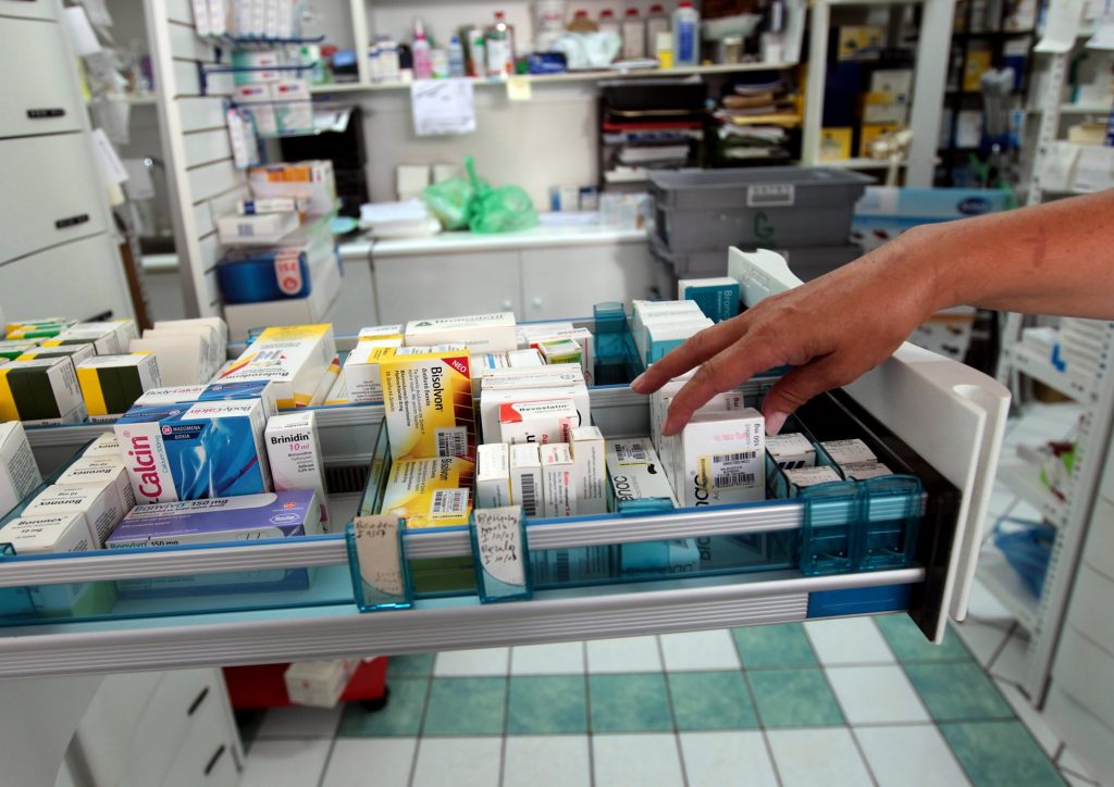 Δημοφιλή σκευάσματα εξαφανίστηκαν από τα φαρμακεία – Ελλείψεις σε αναλγητικά και παιδικές αντιβιώσεις