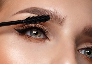 Mascara: Πώς να τη χρησιμοποιήσετε για εντυπωσιακές, πυκνές βλεφαρίδες