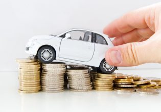 Τέλη κυκλοφορίας: Σχέδιο αλλαγών για τους ιδιοκτήτες ΙΧ αυτοκινήτων