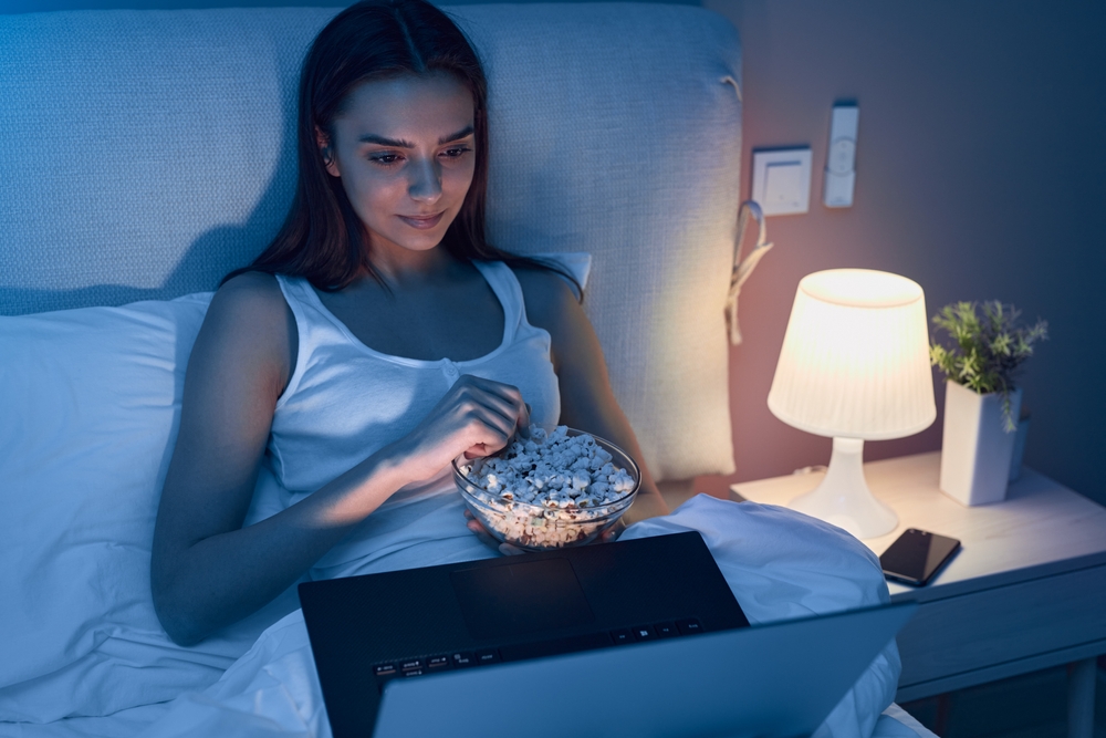 Social media: Τι είναι το φαινόμενο «popcorn brain» που ανησυχεί τους επιστήμονες;