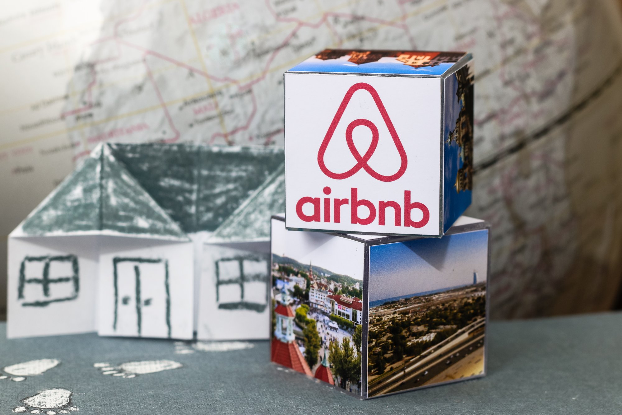 Airbnb: Γλιτώστε πρόστιμα και έξτρα φόρους
