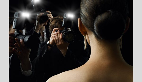 Ο λόγος που τα μάτια βγαίνουν «κόκκινα» στις φωτογραφίες – Είναι λίγο… ανατριχιαστικό