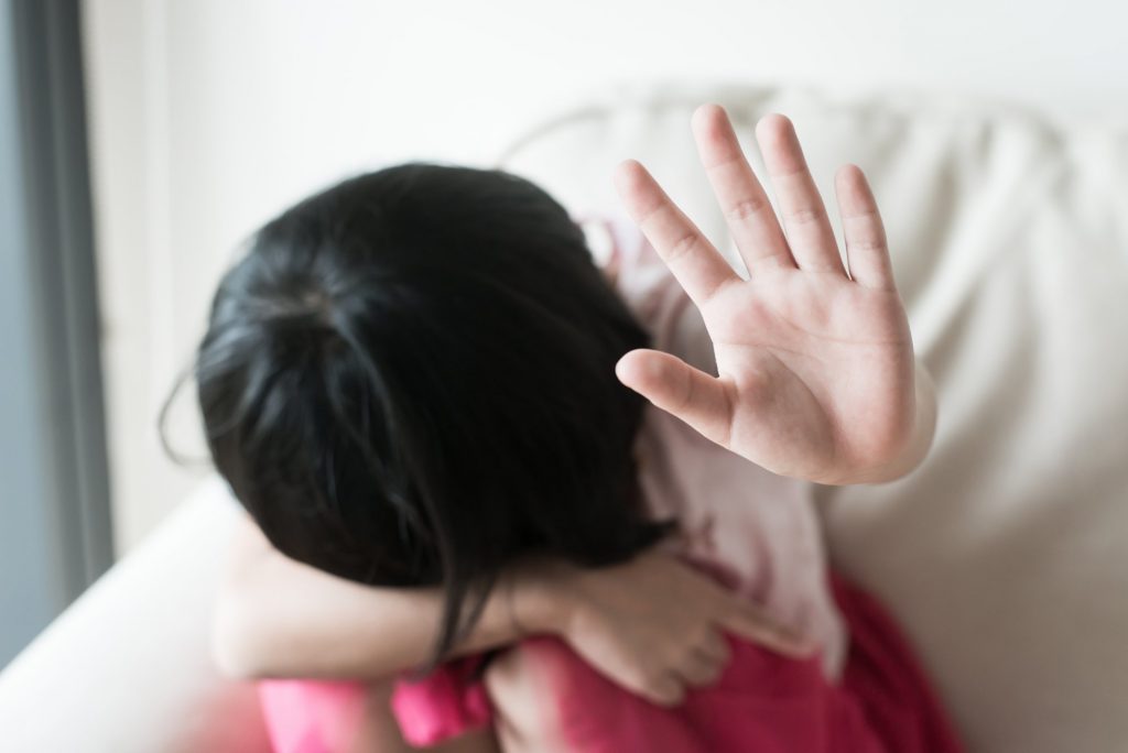 Ρέθυμνο: Ανήλικη θύμα σεξουαλικής κακοποίησης – Δικογραφία για 12 άτομα