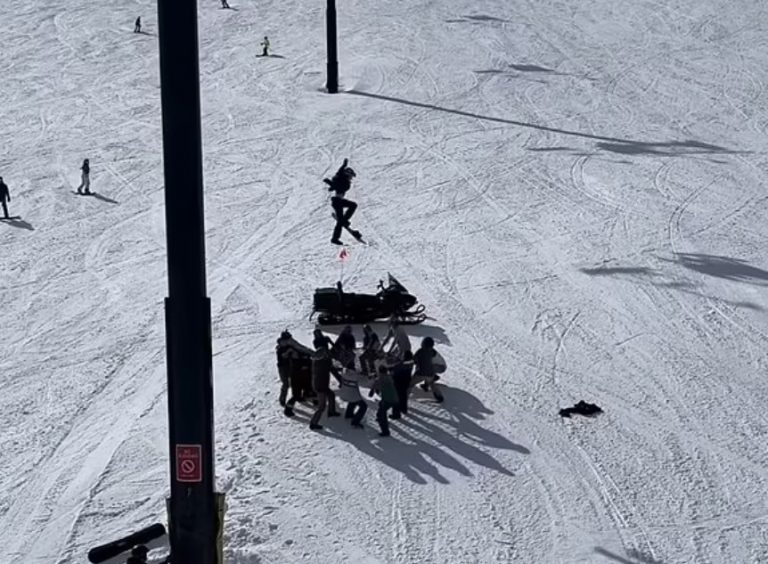 Η τρομακτική στιγμή που 16χρονη πέφτει από το λιφτ – Οι αγωνιώδεις προσπάθειες να την πιάσουν