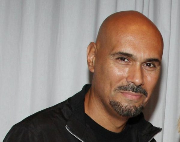 Δημήτρης Σκουλός: «Με έδερναν στις σκάλες του σχολείου επειδή ήμουν μαυριδερός»