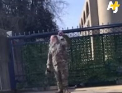 ΗΠΑ: Κατέληξε ο αμερικανός σμηνίας που αυτοπυρπολήθηκε, κραυγάζοντας «λευτεριά στην Παλαιστίνη» – Ποιος ήταν