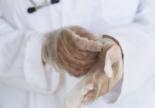 Ιδιώτες γιατροί, αντί προσλήψεων στα χειρουργεία του ΕΣΥ;