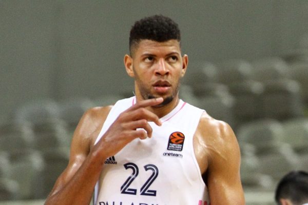 Αποκάλυψη για Ταβάρες: «Εκεί θα παίζει τη νέα σεζόν…»