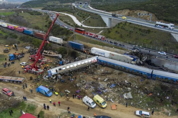 Τέμπη: Ο ΣΥΡΙΖΑ καταγγέλλει «ειλημμένη η απόφαση απαλλαγής» και αποχωρεί από την Εξεταστική