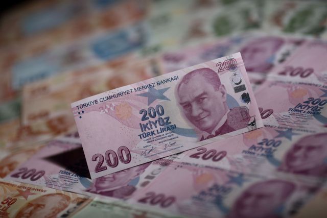 «Ψυχρολουσία» για τον Ερντογάν - Εκτοξεύθηκε (ξανά) στο 65% ο πληθωρισμός