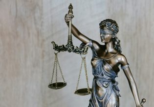 Δικηγόροι: Συνεχίζουν την αποχή τους μέχρι τη Δευτέρα 26 Φεβρουαρίου