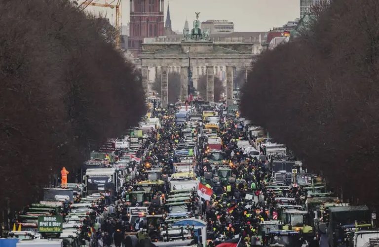 Θα απαγορευθούν τα τρακτέρ στις αγροτικές πορείες;