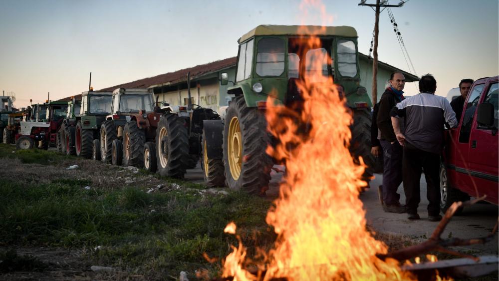 Αγρότες: Δεν υποστέλλουν τη σημαία του αγώνα και κλιμακώνουν ενόψει της συνάντησης με Μητσοτάκη