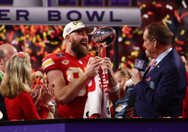 Travis Kelce: «Ήμουν απαράδεκτος» λέει μετά το ξέσπασμά του που έγινε viral στο Super Bowl